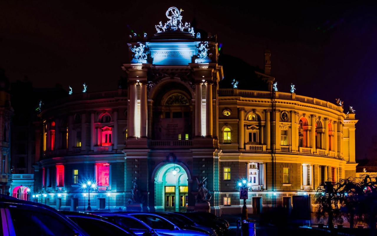 Уютные апартаменты Дерибасовская, 13 Одесса Экстерьер фото